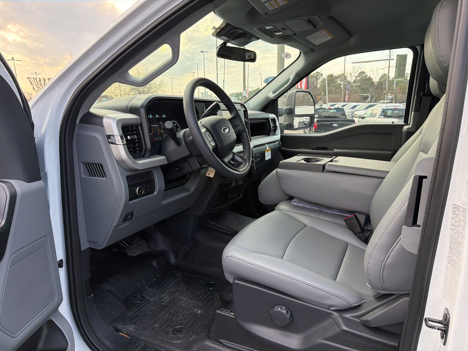 2026 Ford F-350 Super Duty Chassis Cab XL - Photo 17