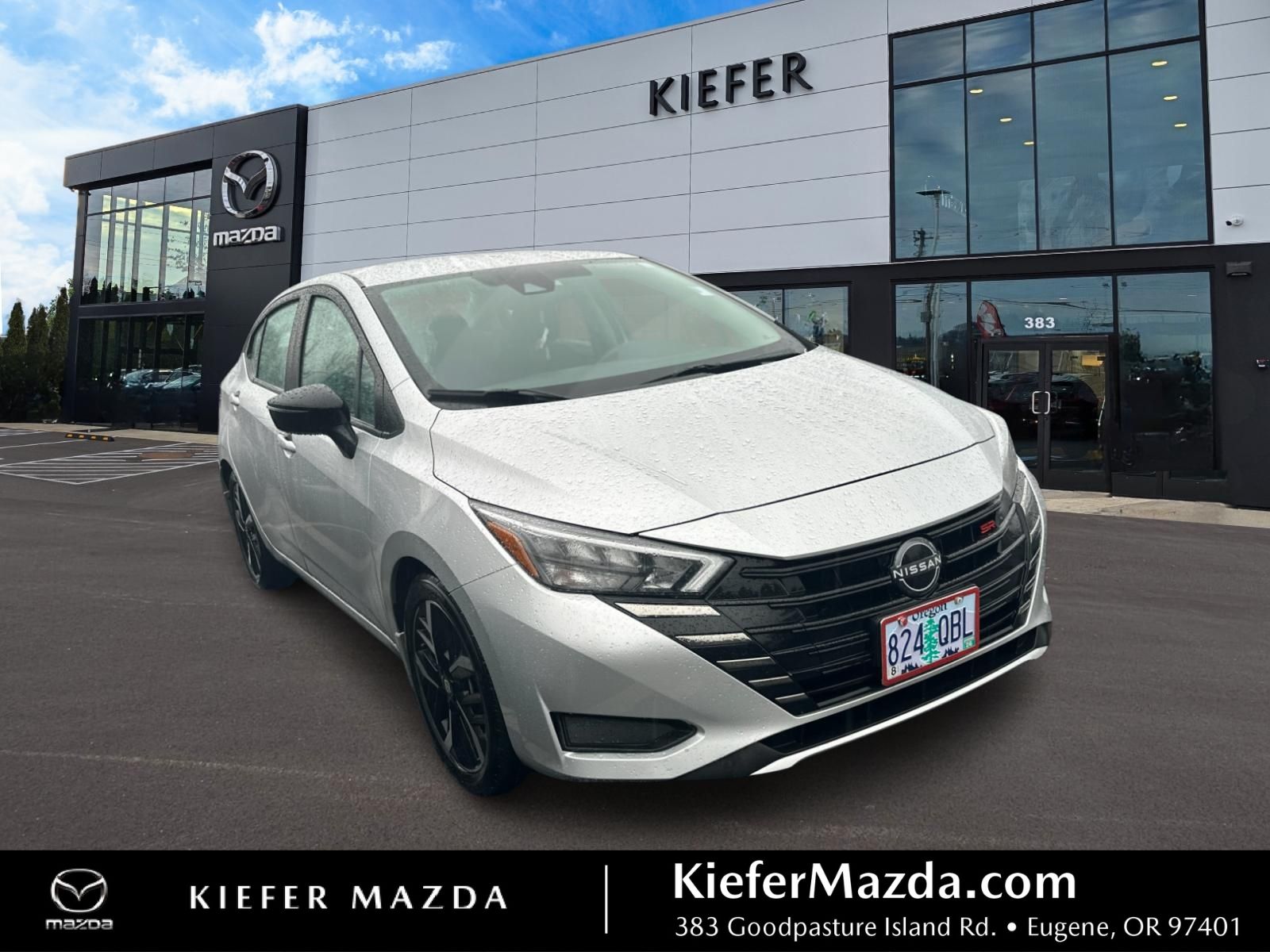 2023 Nissan Versa SR FWD