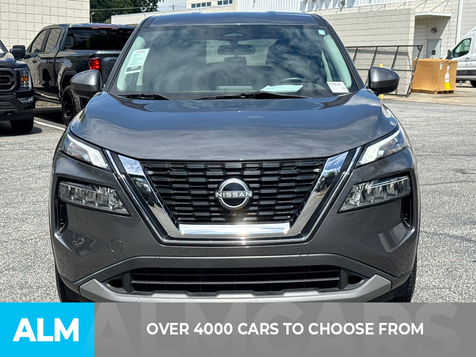 2023 Nissan Rogue SV photo 2