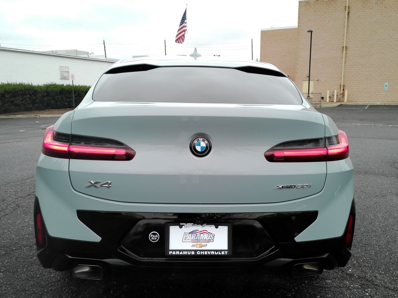 View vehicle photo 6