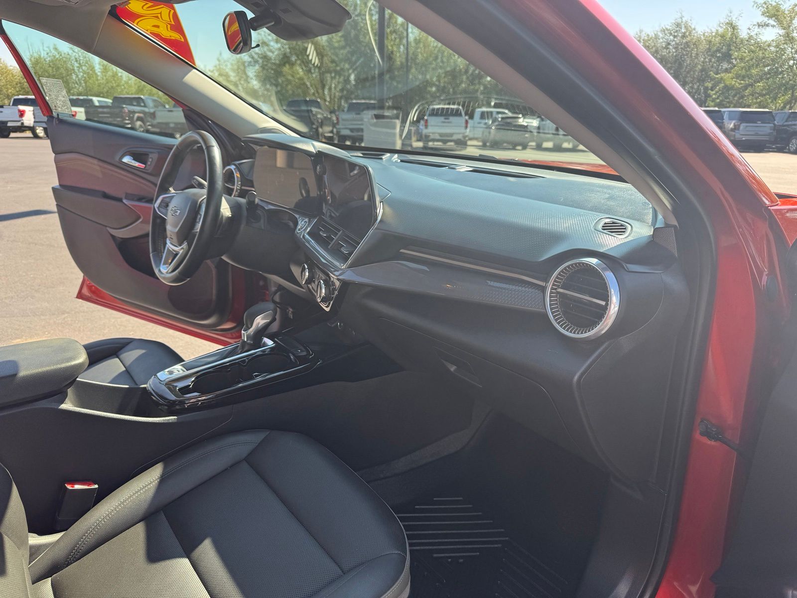 Used 2024 Chevrolet Trax SUV