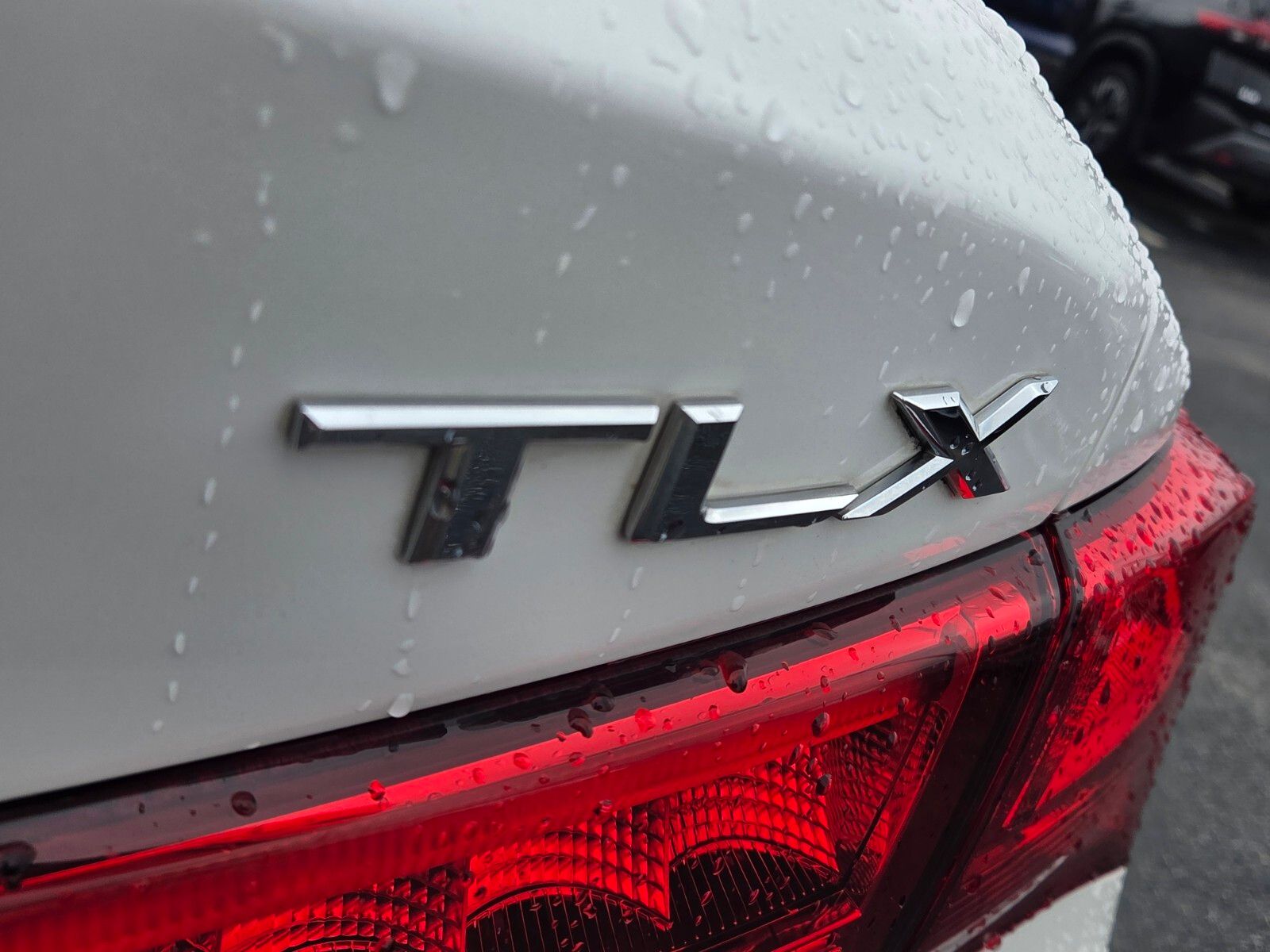 Used 2019 White Acura 2.4L image 11