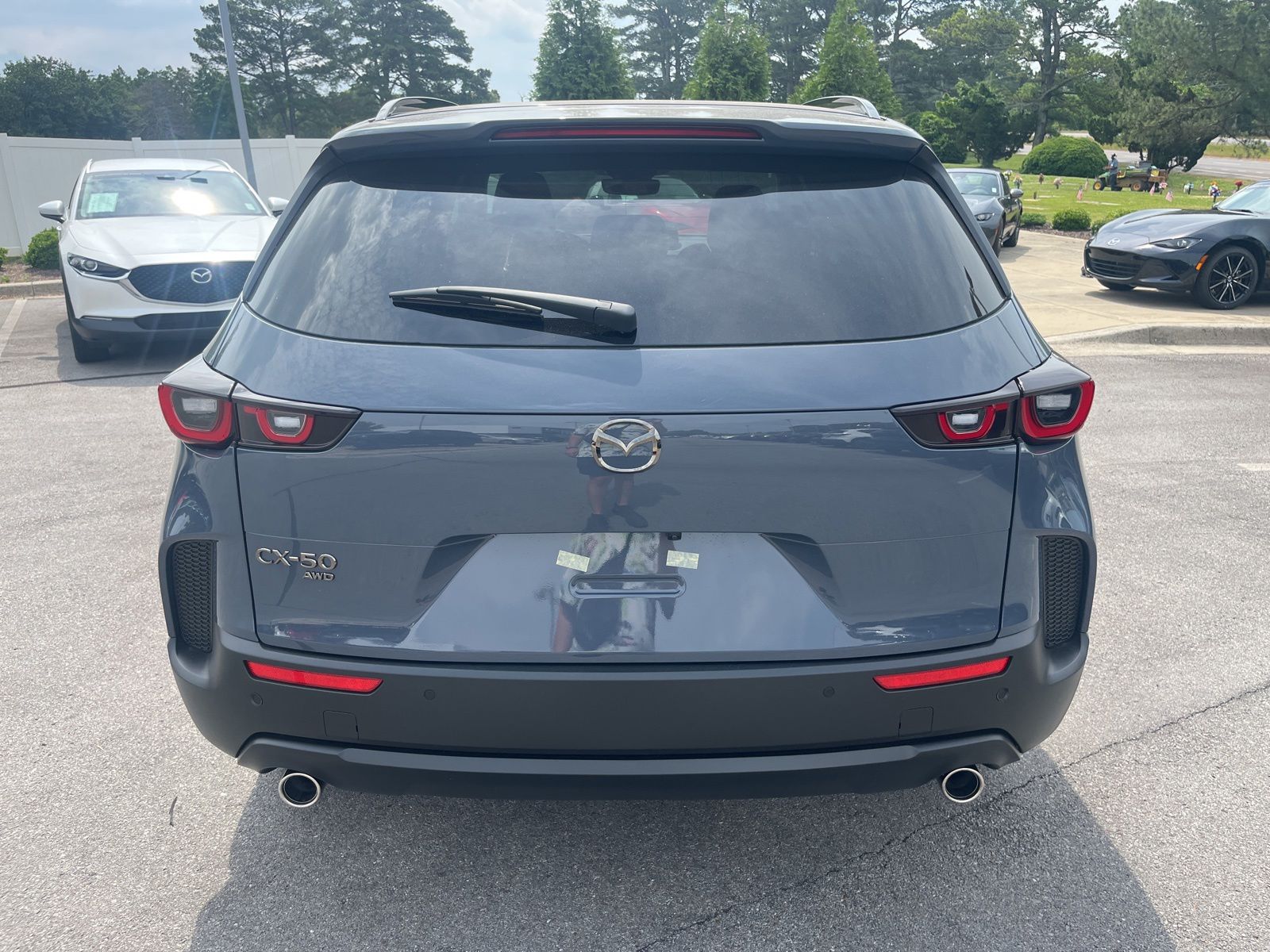 View vehicle photo 4