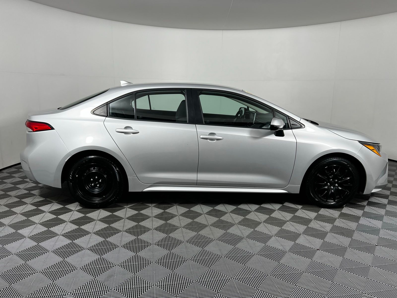 Thumbnail: 2020 Toyota Corolla - 4