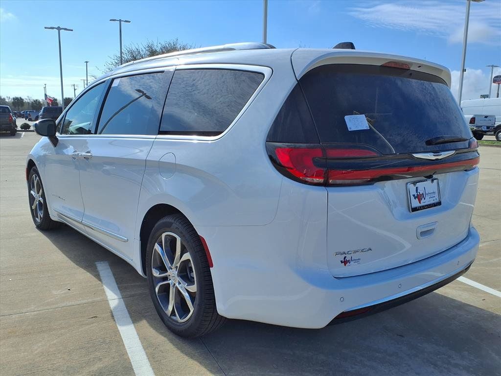 2026 Chrysler Pacifica Pinnacle - 3