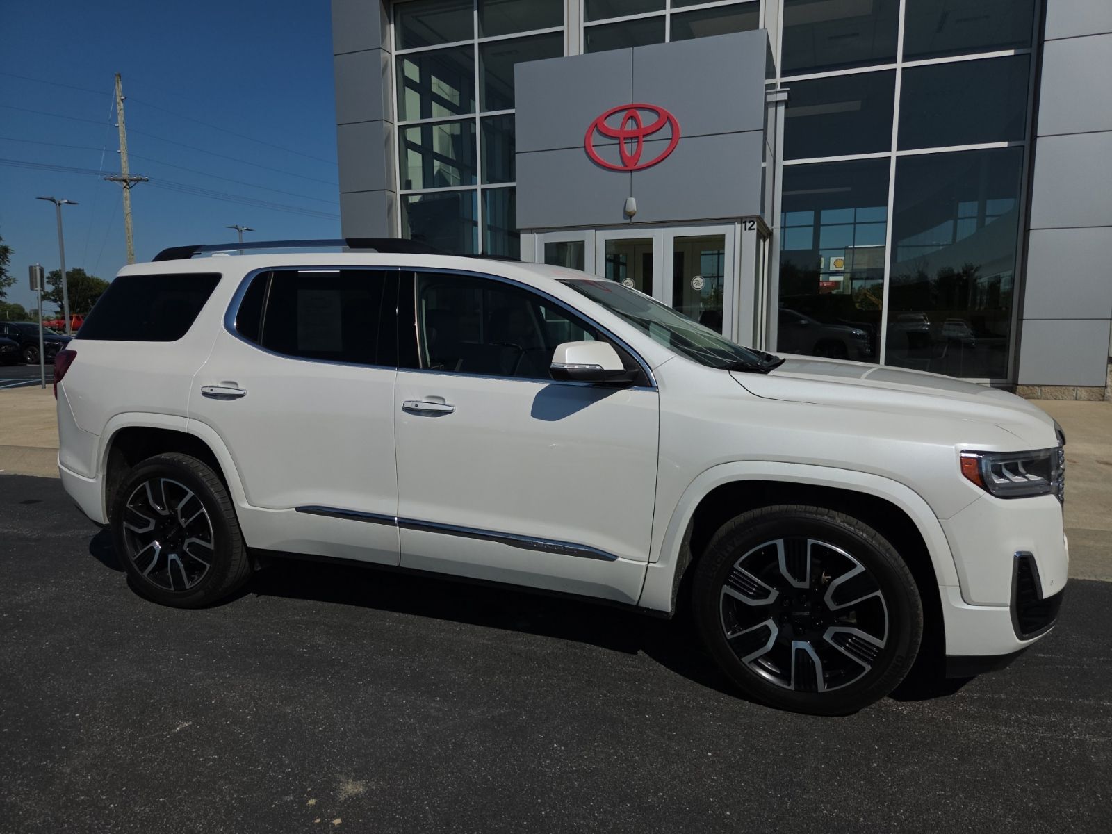 2022 GMC Acadia Denali