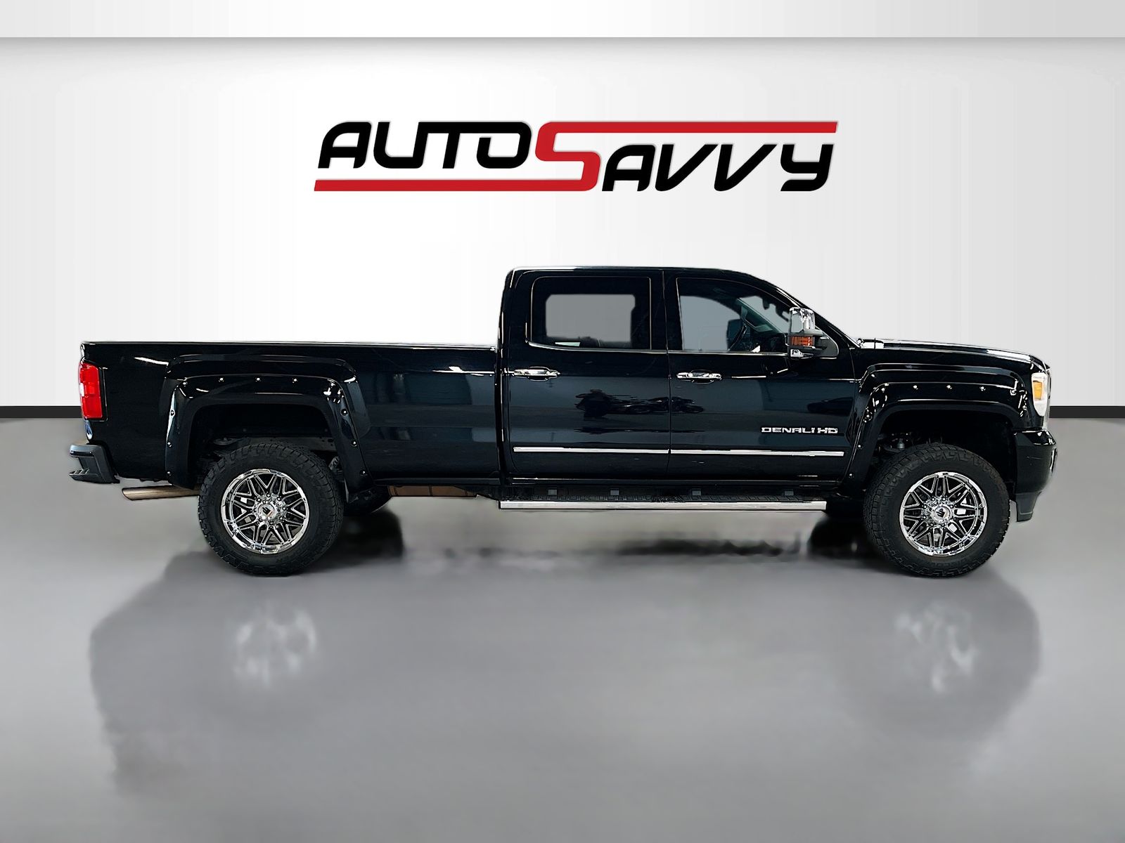 Used 2016 Black GMC Denali image 8
