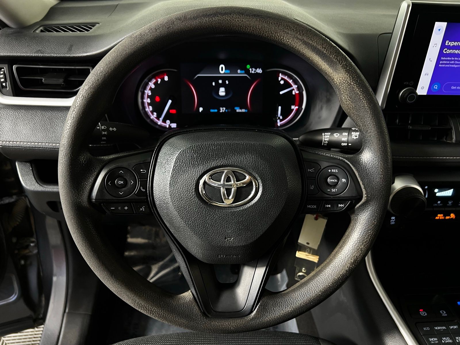 Thumbnail: 2023 Toyota RAV4 - 14