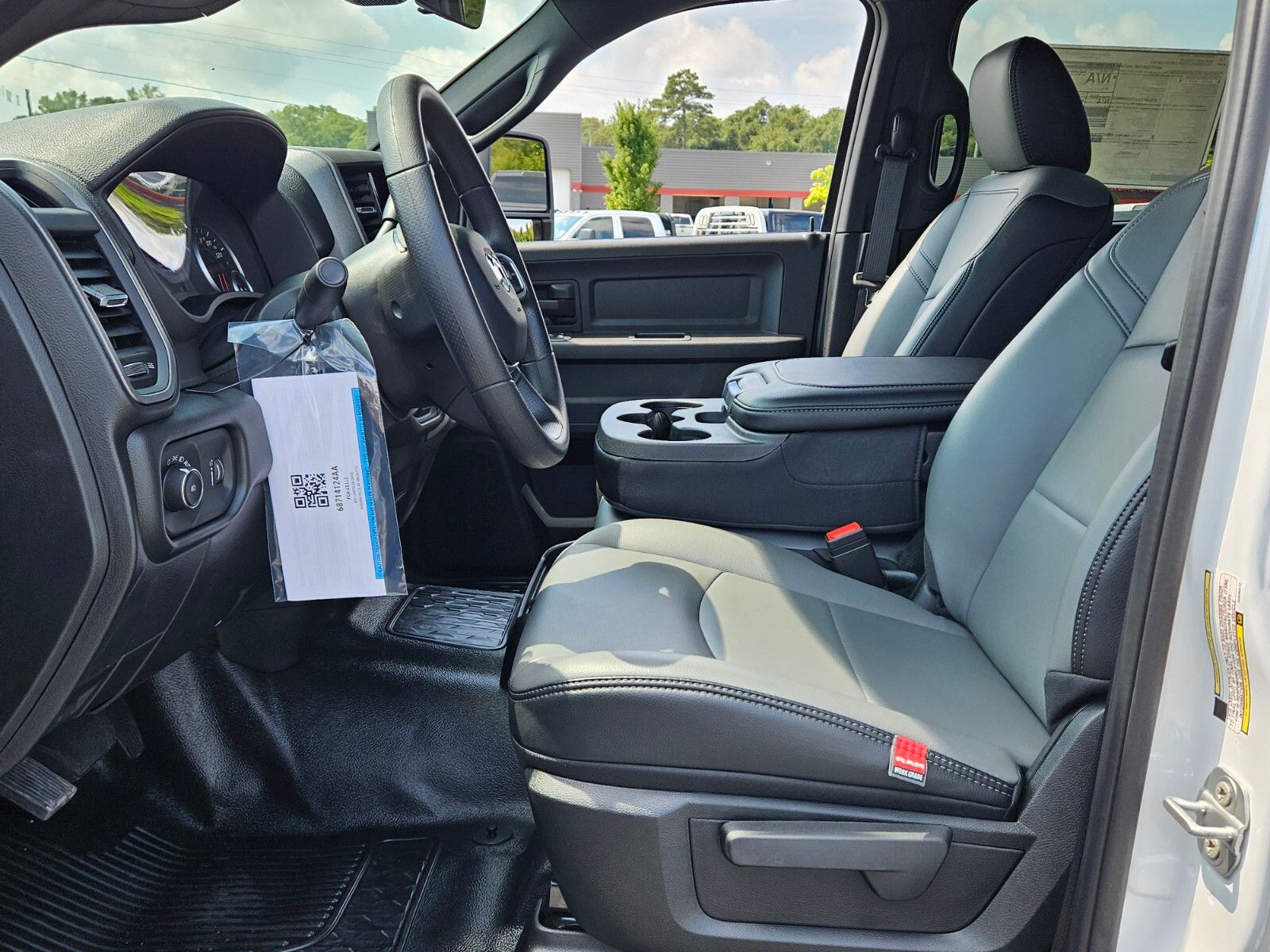 2025 Ram 3500 Tradesman photo 3