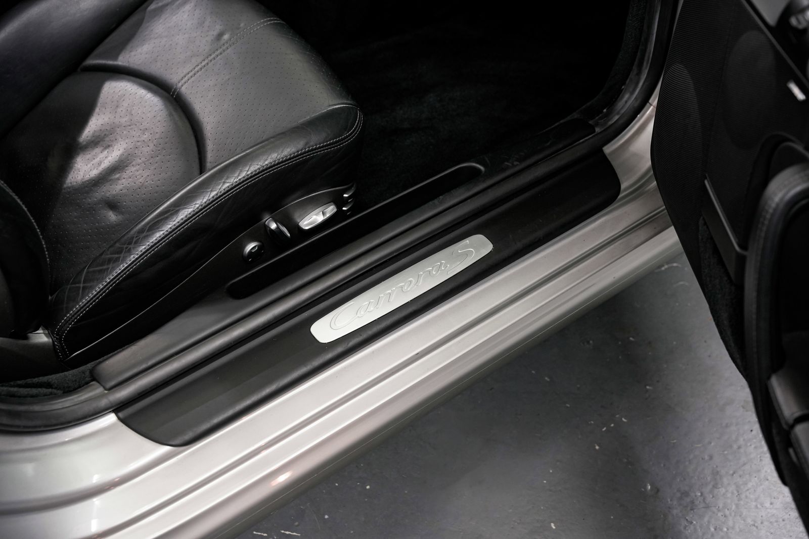 2005 Porsche 911 Carrera S — photo 25