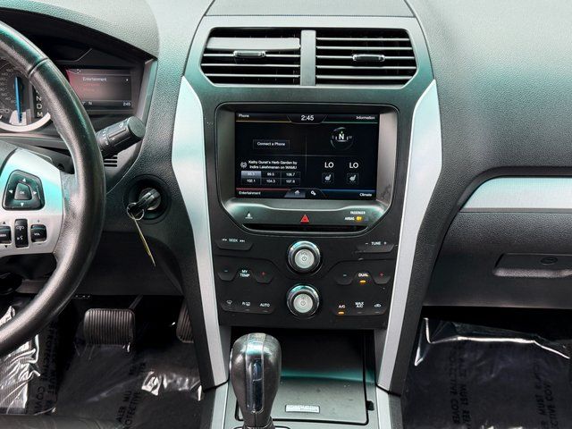 Used 2014 Silver Ford XLT image 32