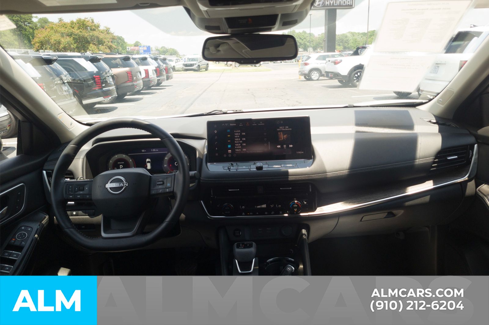 Used 2025 White Pearl Nissan Platinum image 22