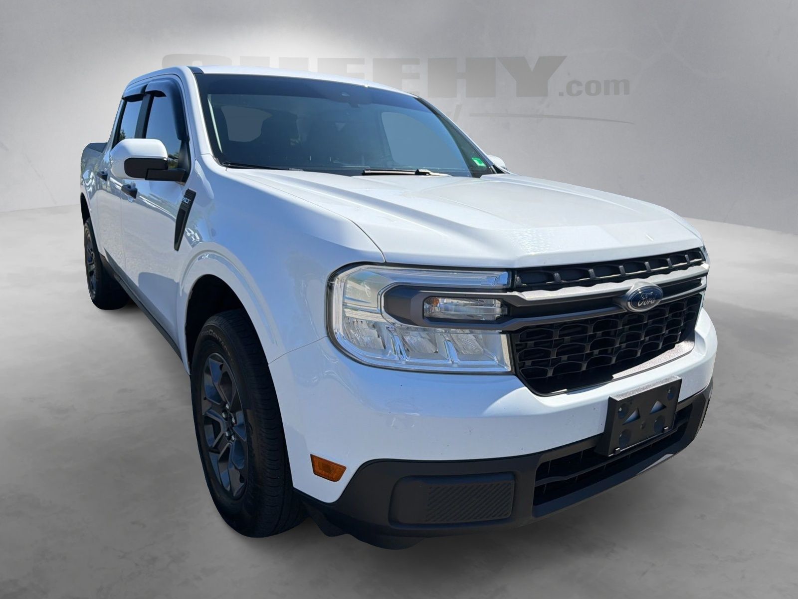 Certified Used 2023 Oxford White Ford XLT image 2