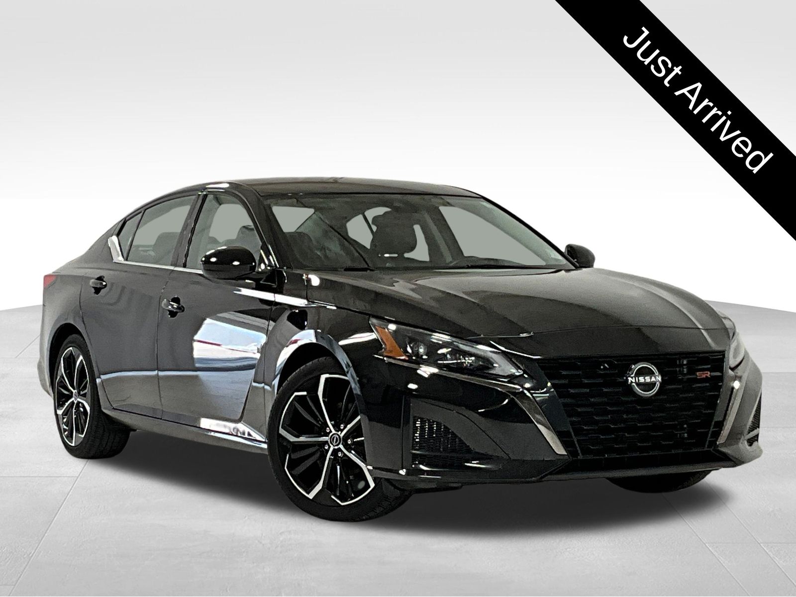 Super Black Clearcoat 2024 Nissan Altima Sedan Front-Wheel Drive Continuously Variable Transmission