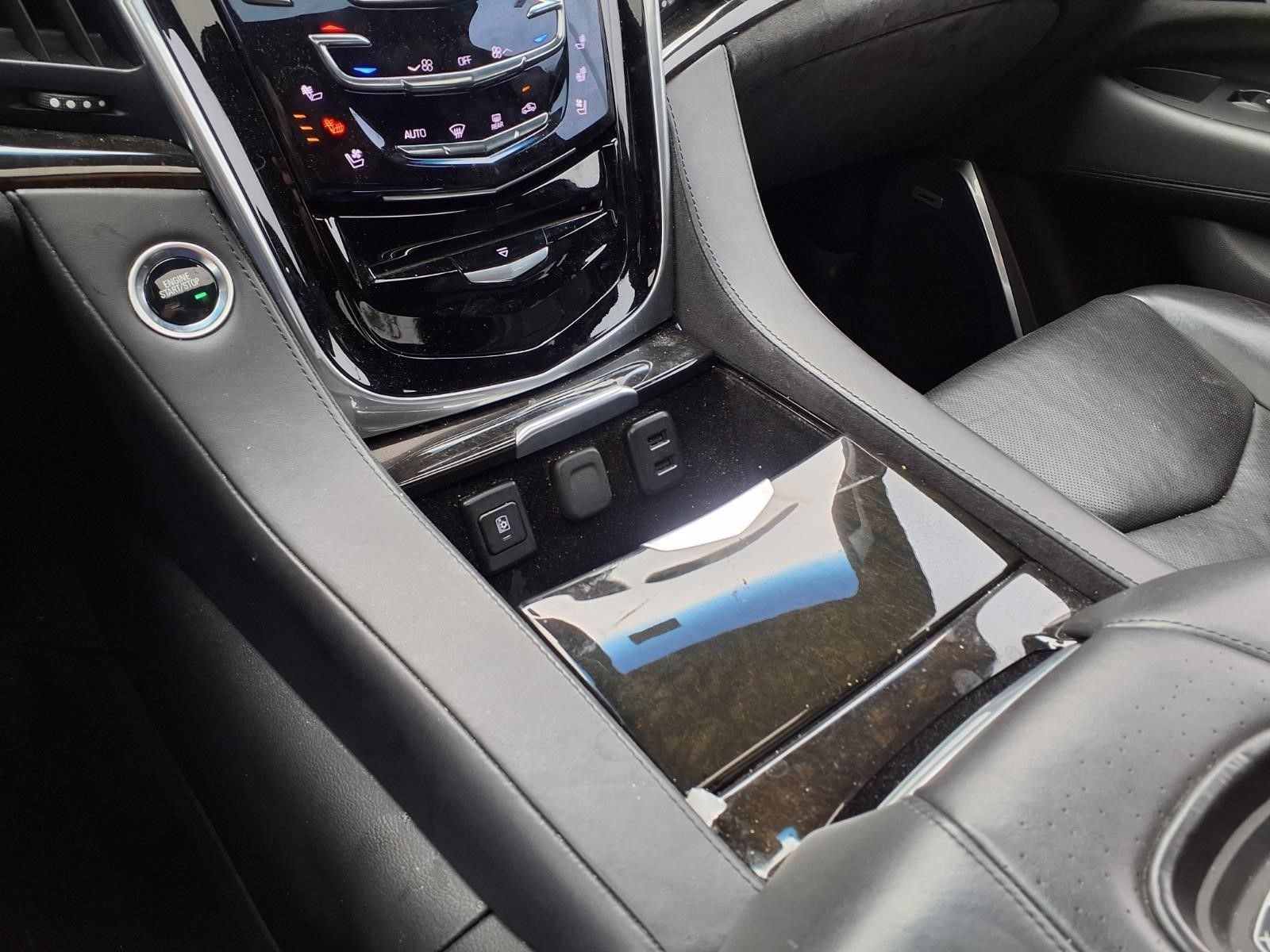 2020 Cadillac Escalade Platinum Edition Black at Autostrade
