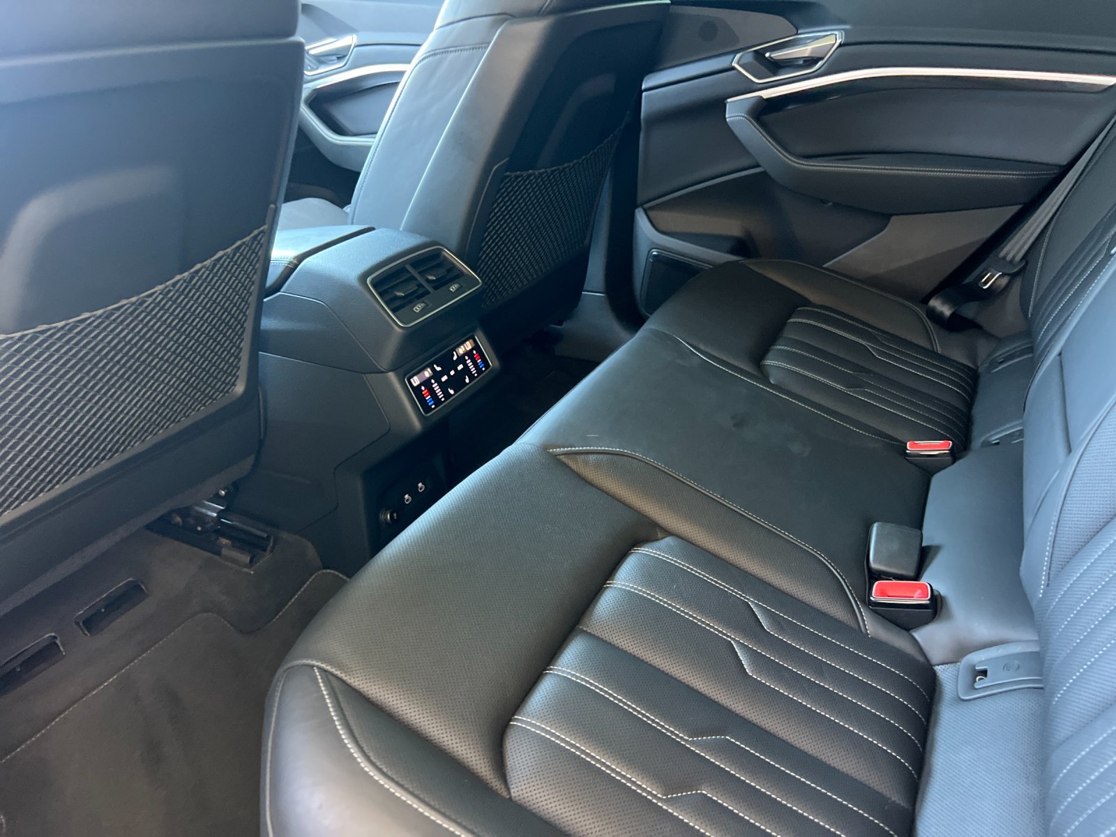 2024 Audi Q8 e-tron Prestige — foto completa 12 de 29