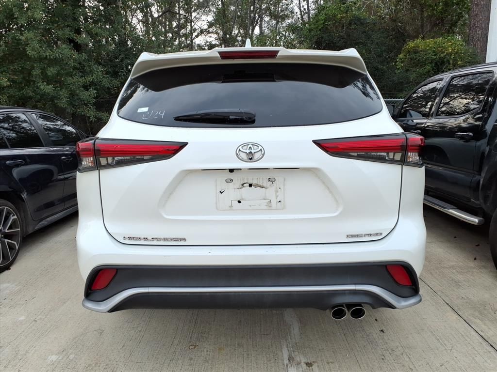2021 Toyota Highlander XSE White at Autostrade