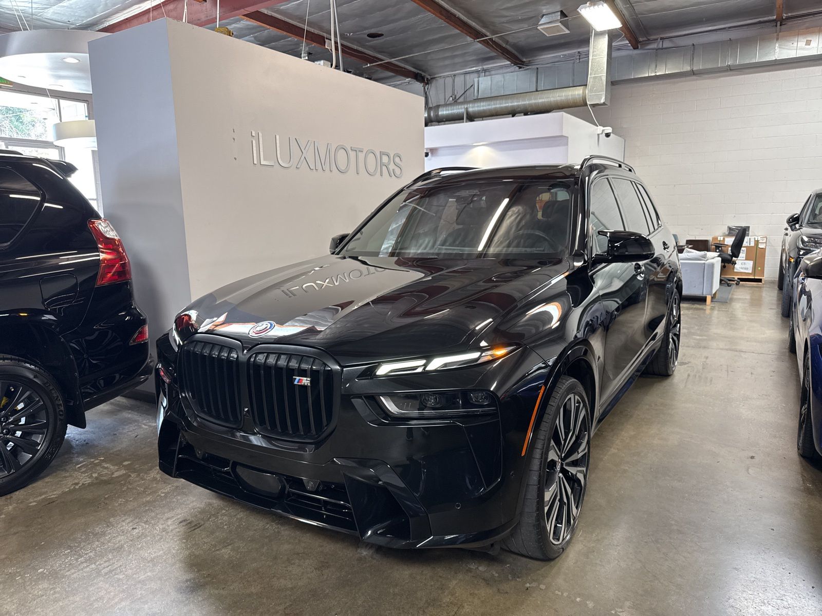 2023 BMW X7 M60i AWD