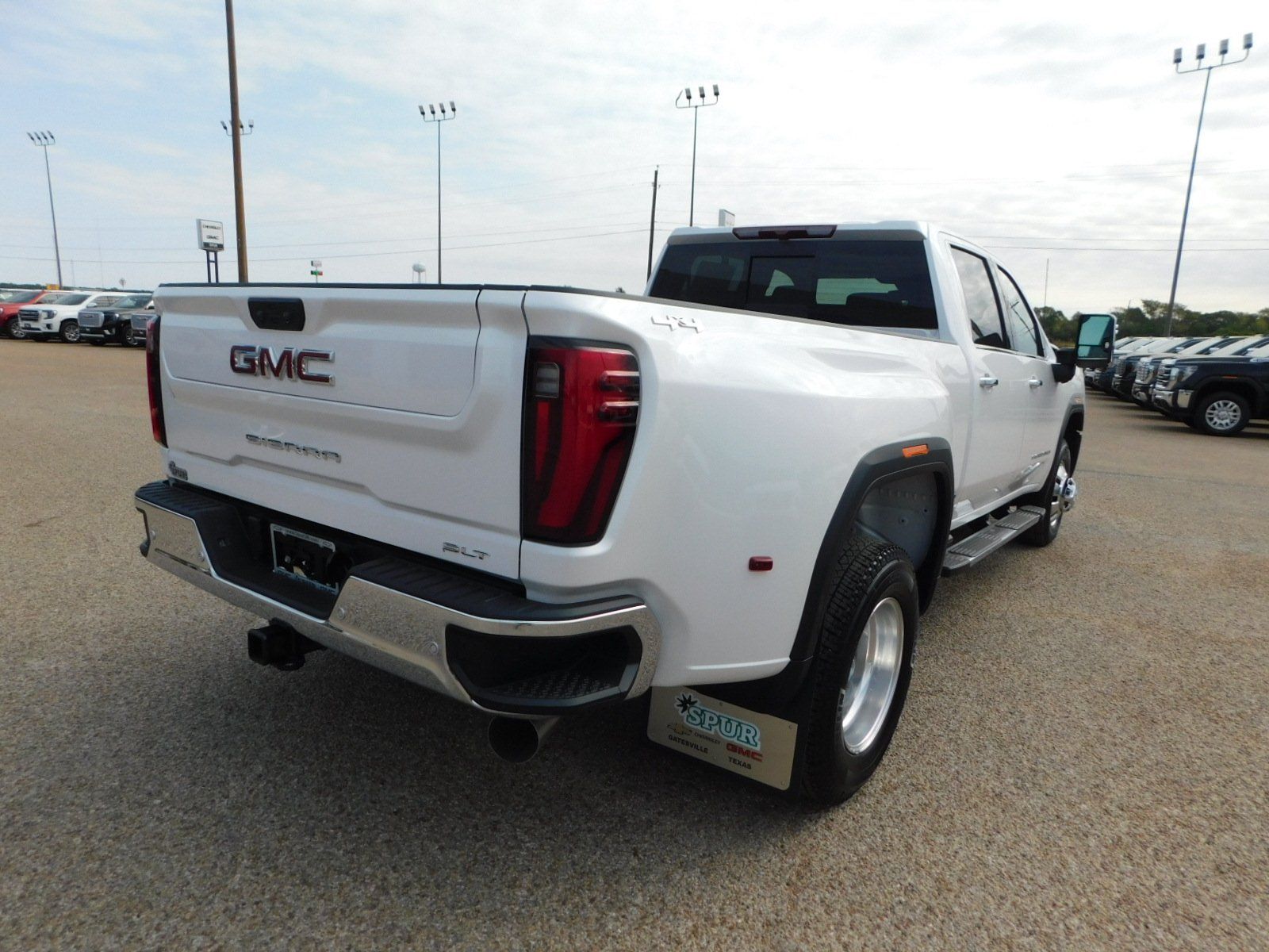 2025 GMC Sierra 3500HD SLT 2