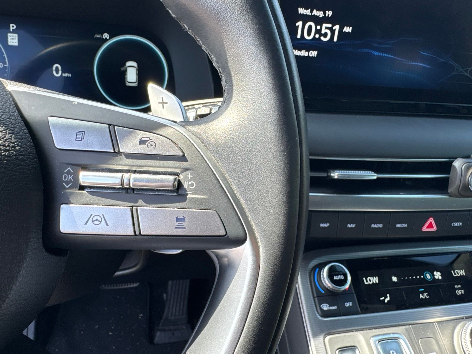 Used 2024 Silver Hyundai Calligraphy image 16