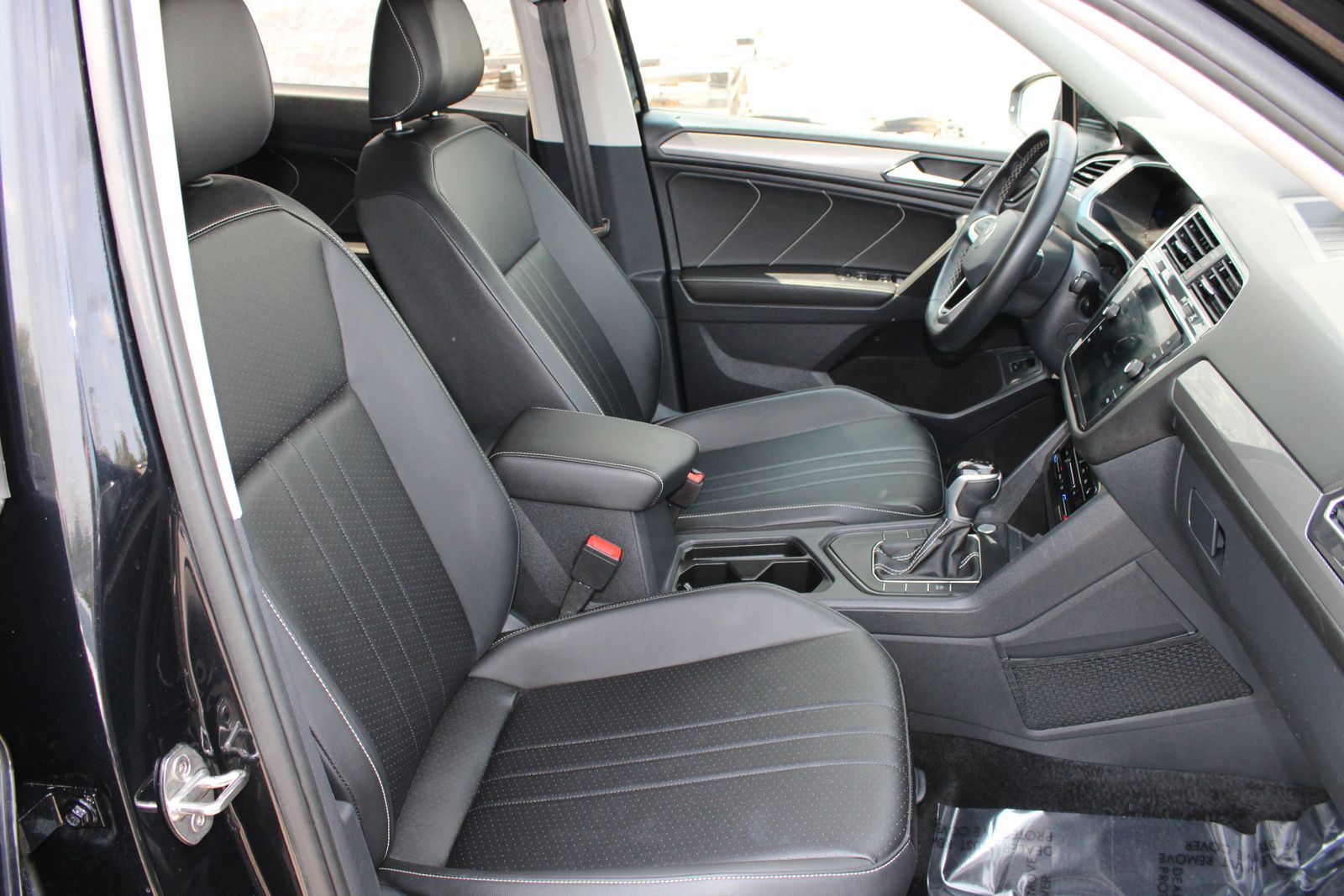 Used 2023 Black Volkswagen 2.0T SE image 24