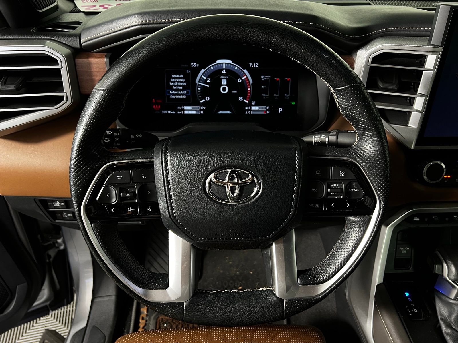 Thumbnail: 2022 Toyota Tundra - 9