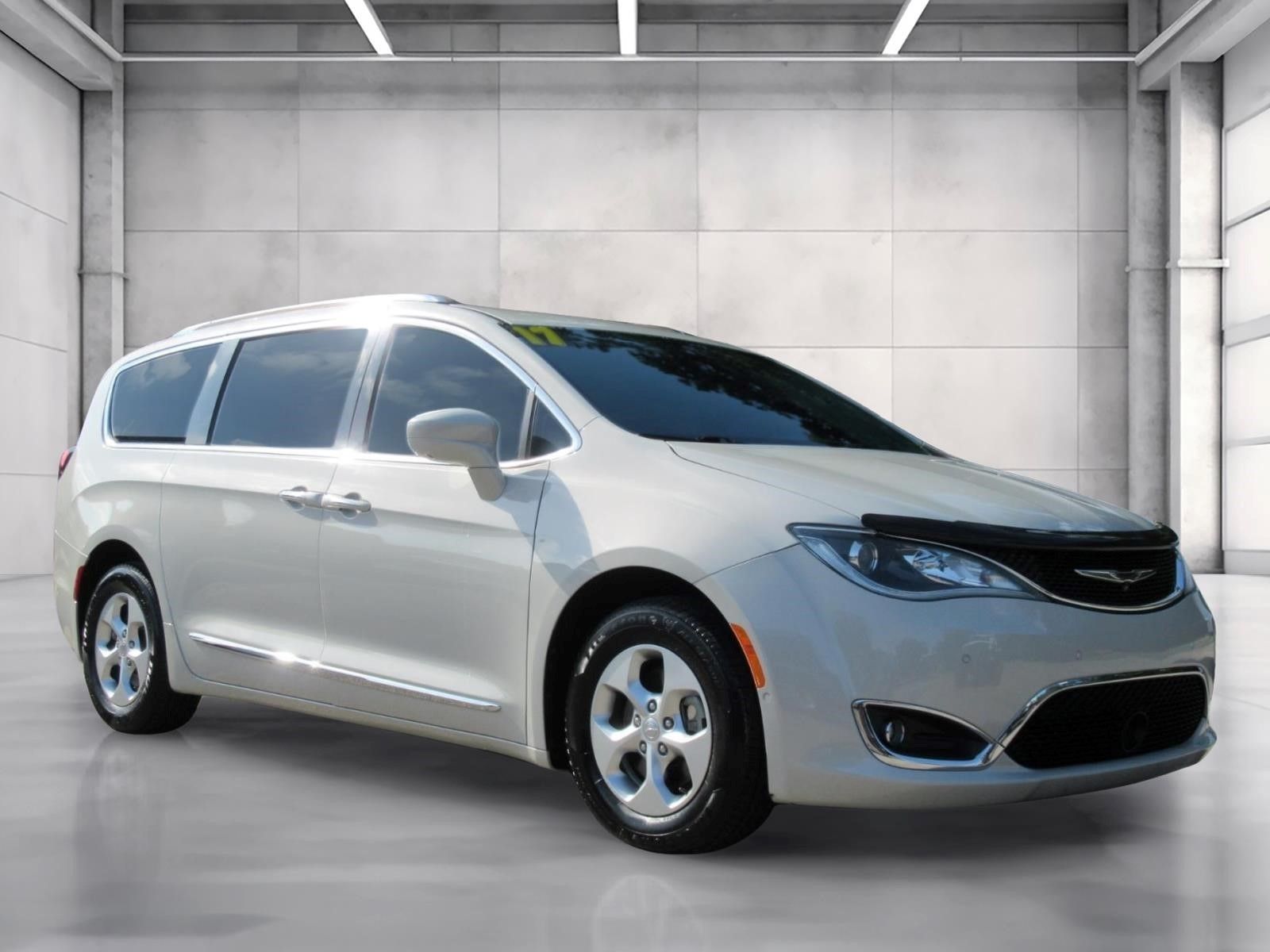 2017 Chrysler Pacifica Touring L Plus FWD