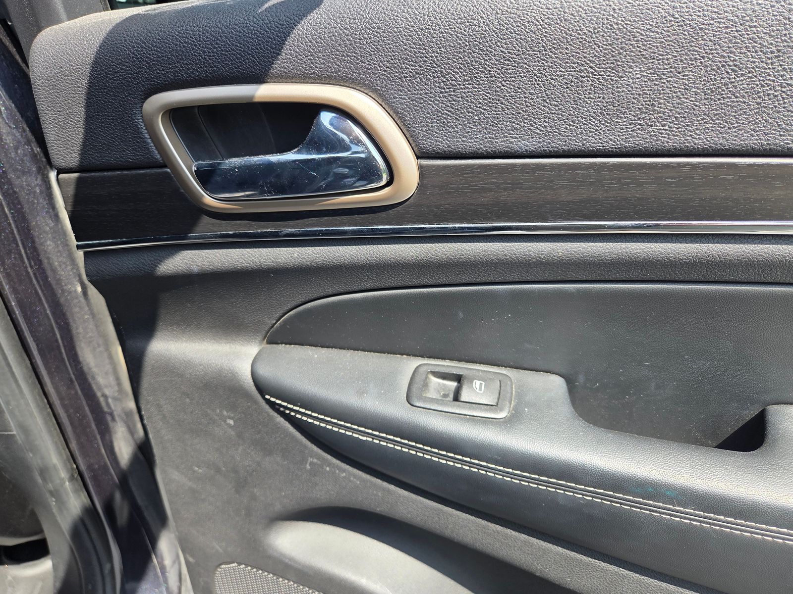 used 2015 Jeep Grand Cherokee car, priced at $12,842