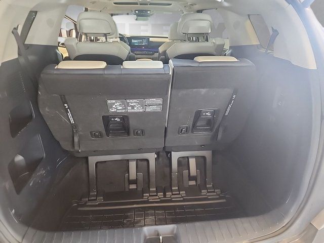 Used 2025 Ceramic Silver Kia SX Prestige image 23