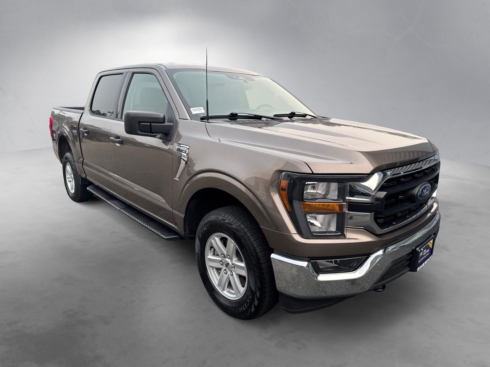 Certified Used 2023 Stone Gray Metallic Ford XLT image 2