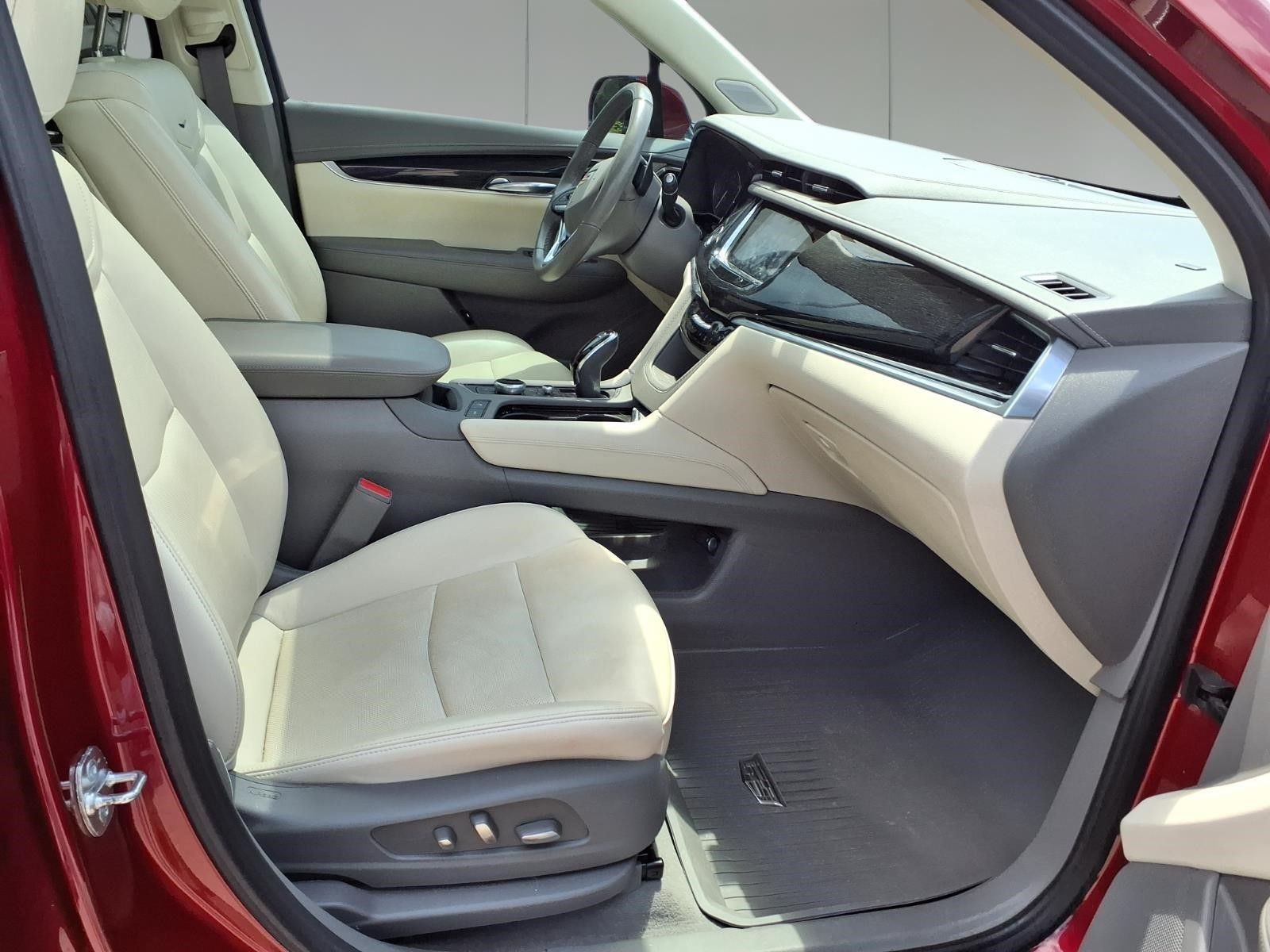 2024 Cadillac XT6 Premium Luxury Red at River Oaks CDJR