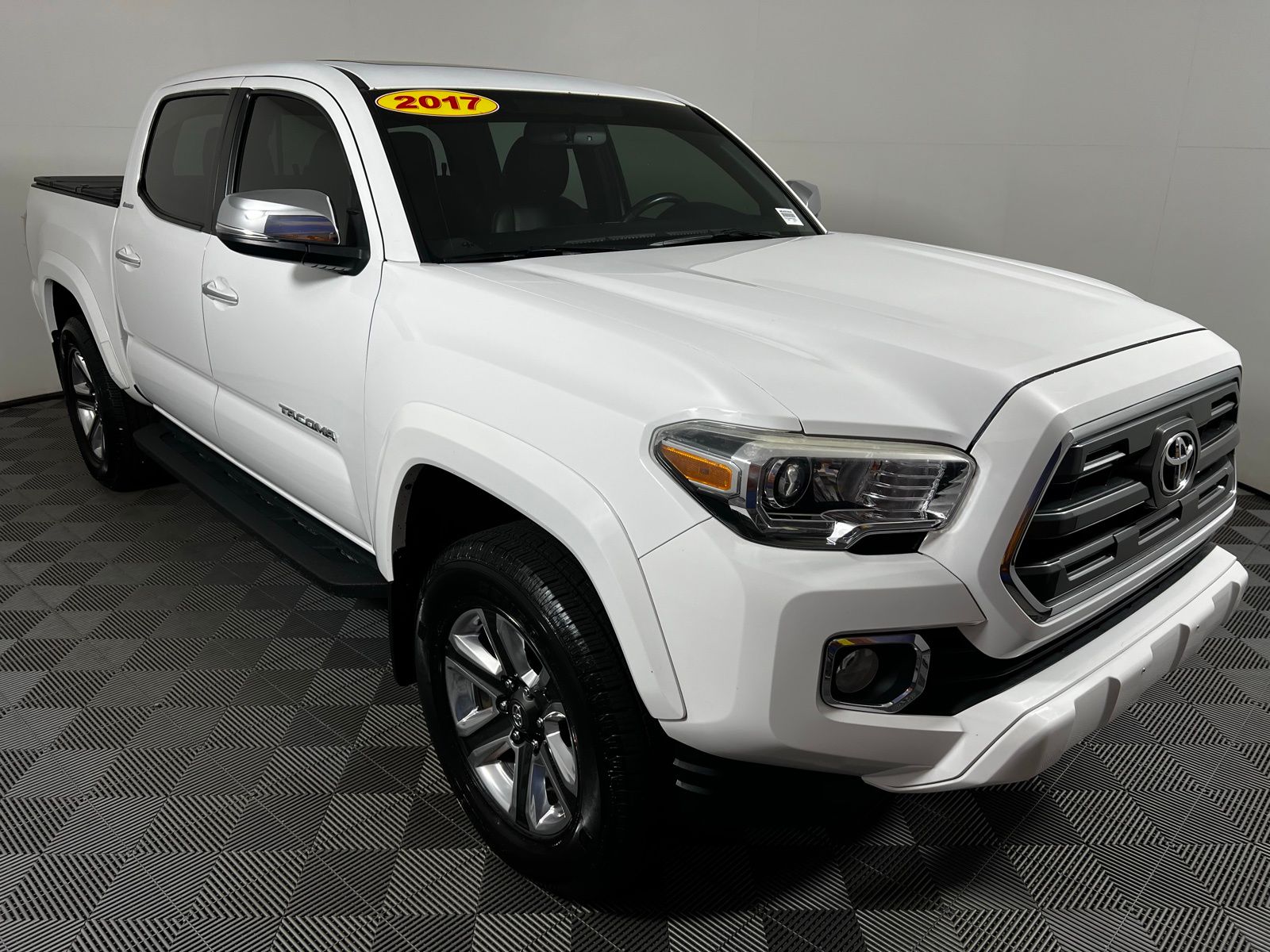 2017 Toyota Tacoma Limited 3