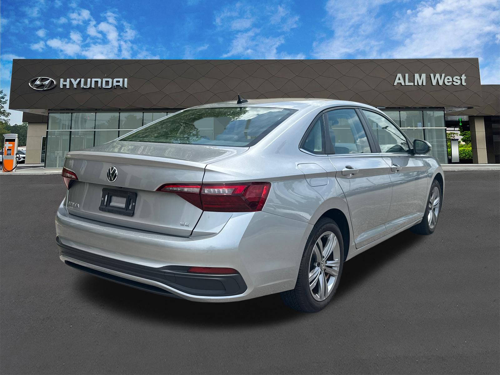 Used 2024 Gray Volkswagen 1.5T SE image 5
