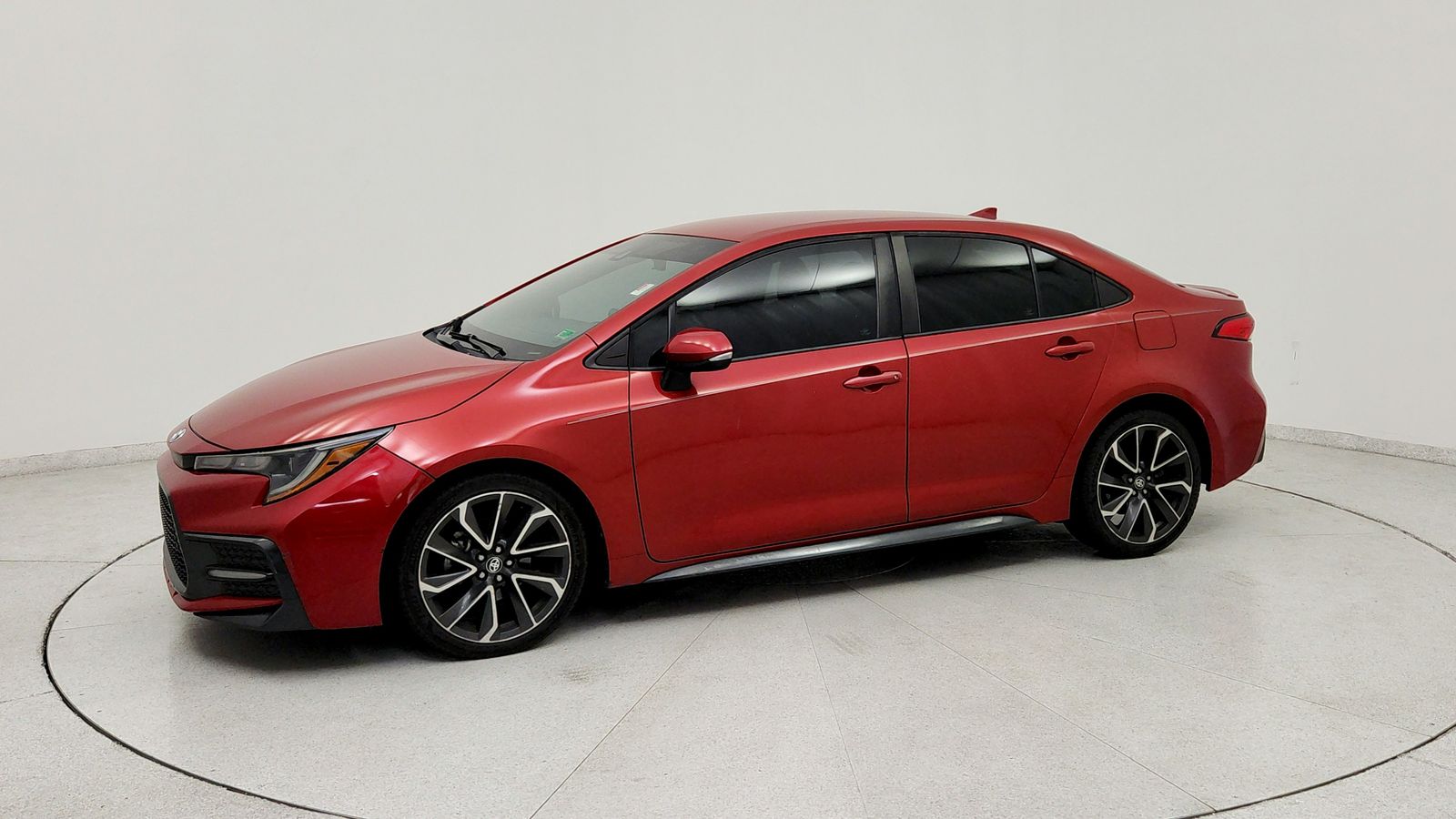 Used 2020 Red Toyota SE image 3
