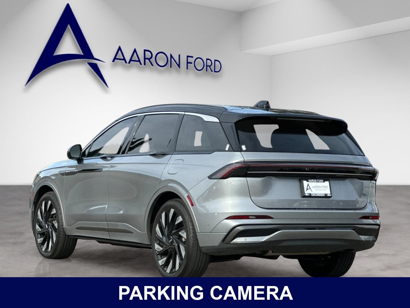 View vehicle photo 4