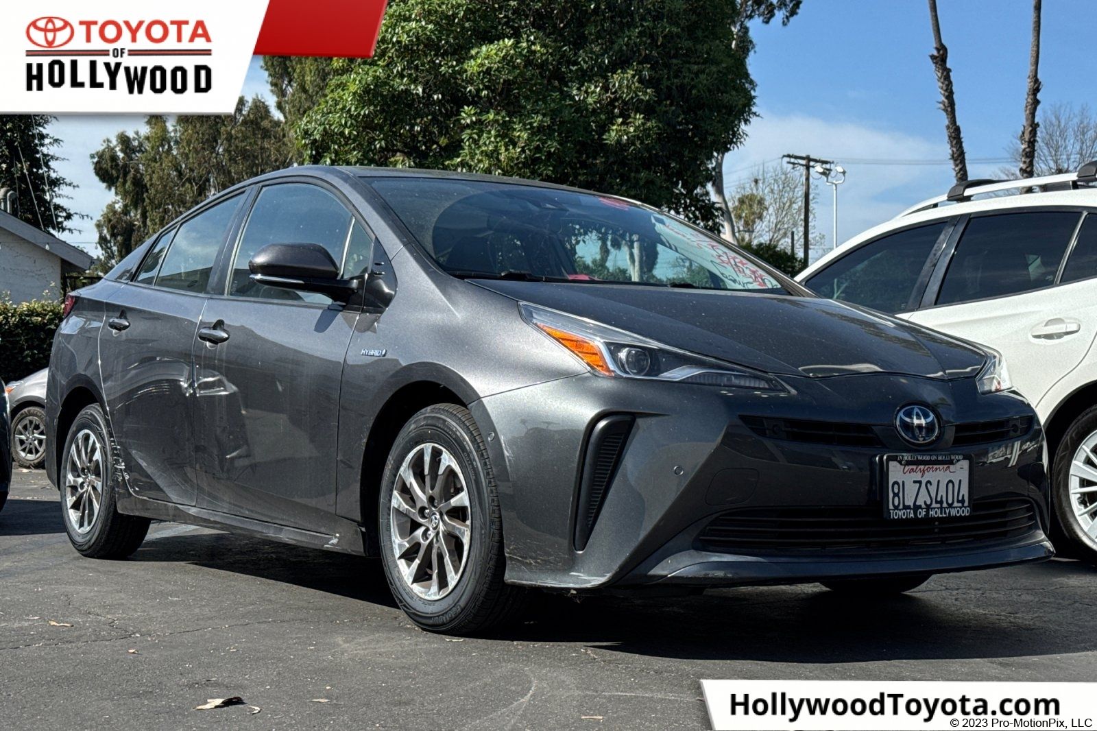 Magnetic Gray Metallic 2019 Toyota Prius L Eco FWD Hatchback Front-Wheel Drive Continuously Variable Transmission