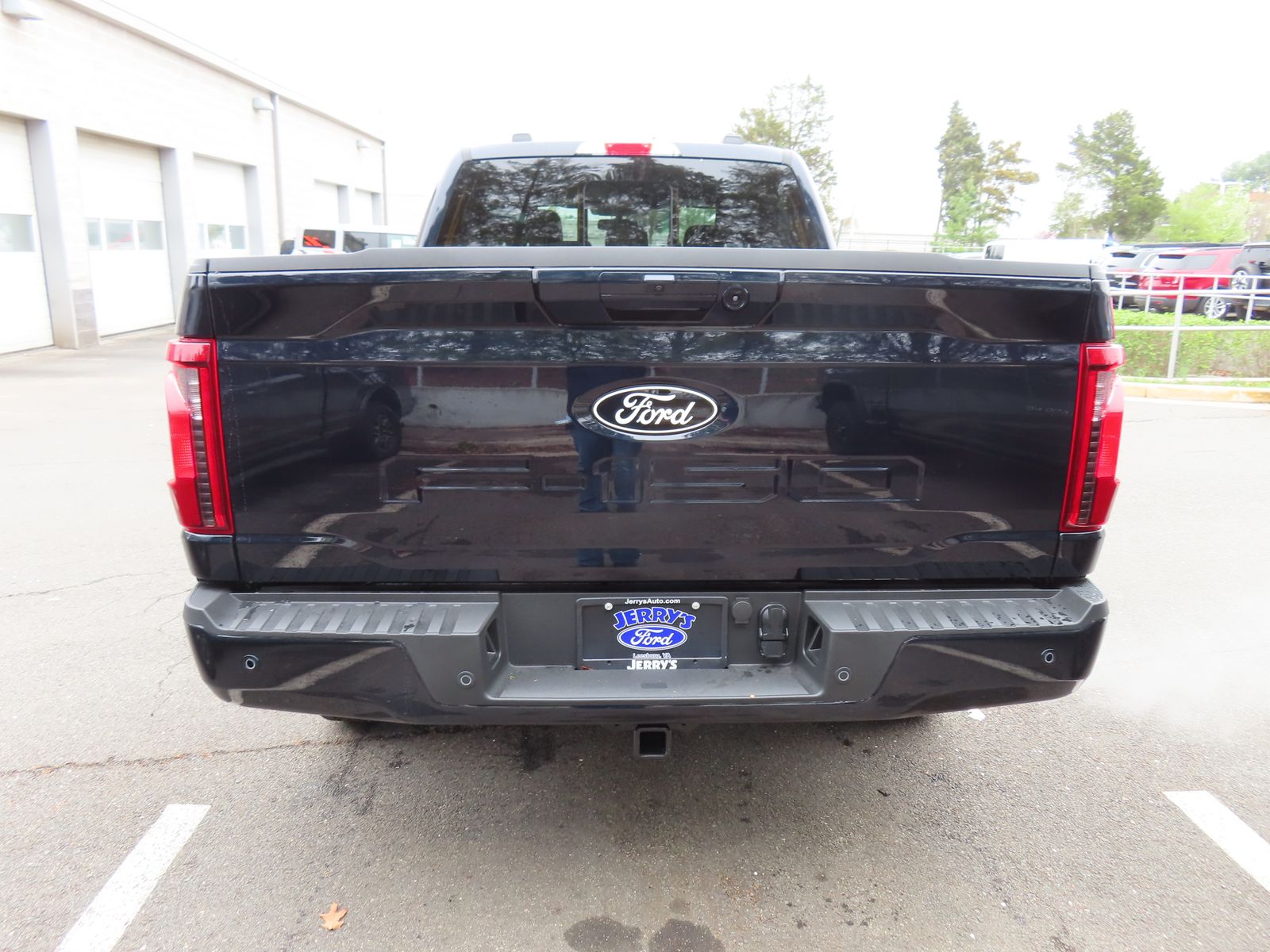 View vehicle photo 5