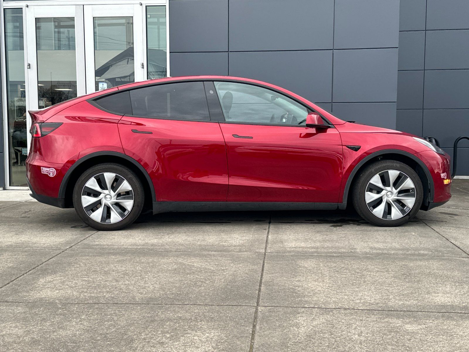 Used 2024 Tesla Model Y Long Range with VIN 7SAYGDEE3RF025857 for sale in Wilsonville, OR