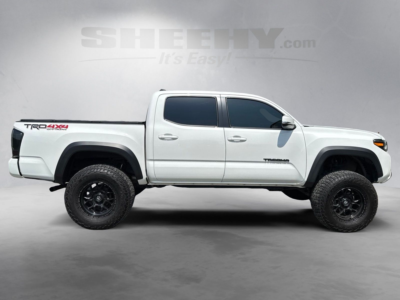 Used 2022 White Toyota TRD Off-Road image 5