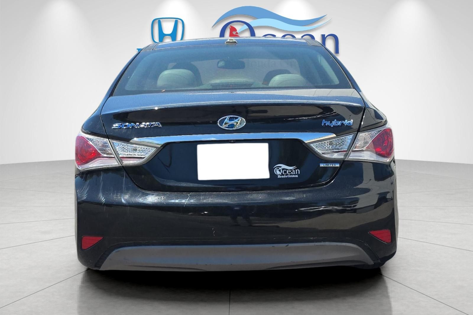 Used 2014 Black Hyundai Limited image 4