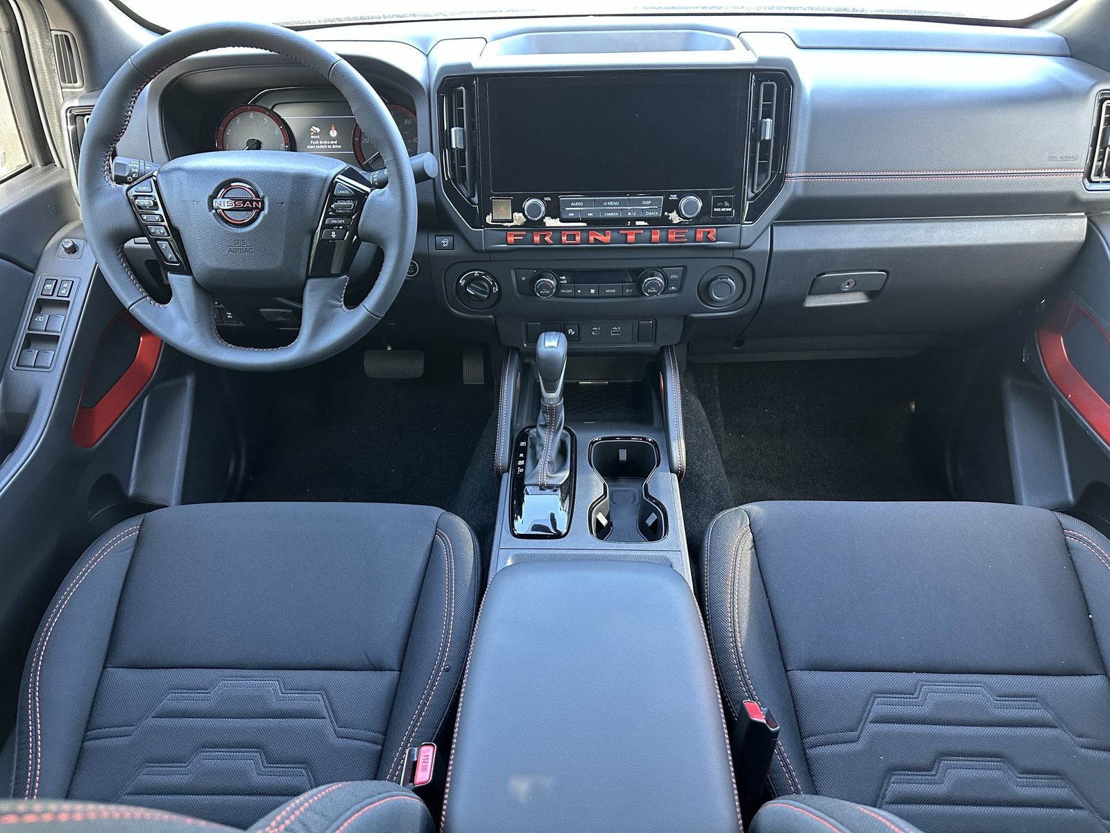 2025 Nissan Frontier PRO-4X photo 2