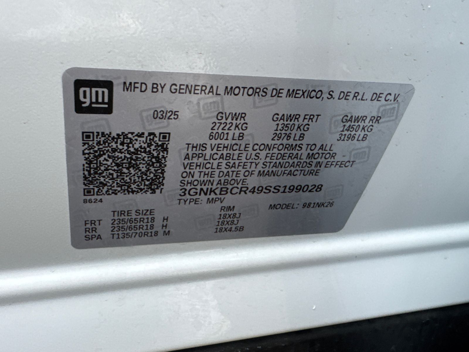 Used 2025 Summit White Chevrolet LT image 32