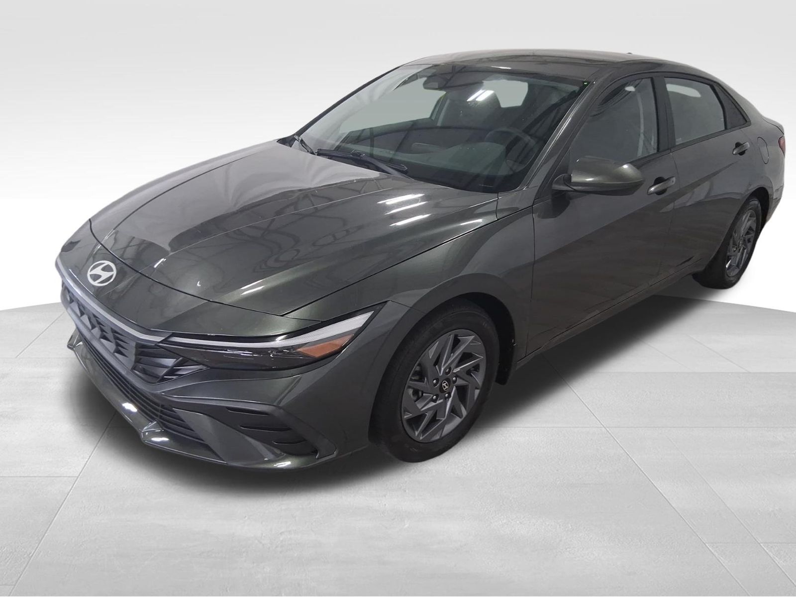 Used Car 2024 Hyundai Elantra Hybrid  Blue For Sale Under $25,000 In Austin, Texas