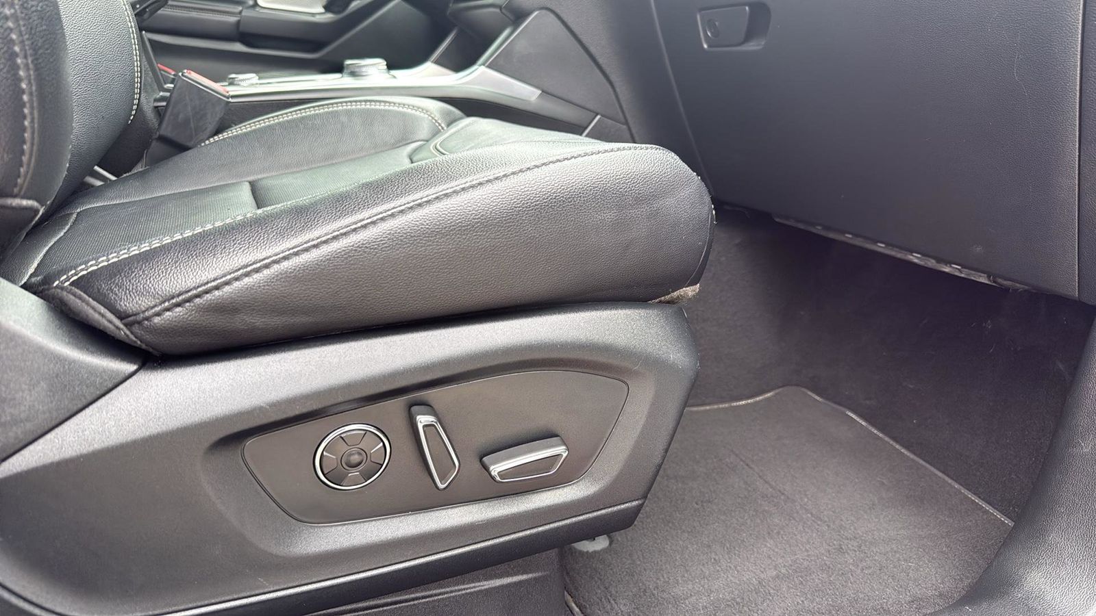 Used Car 2020 Ford Explorer  St For Sale Under $30,000 In Austin, Texas