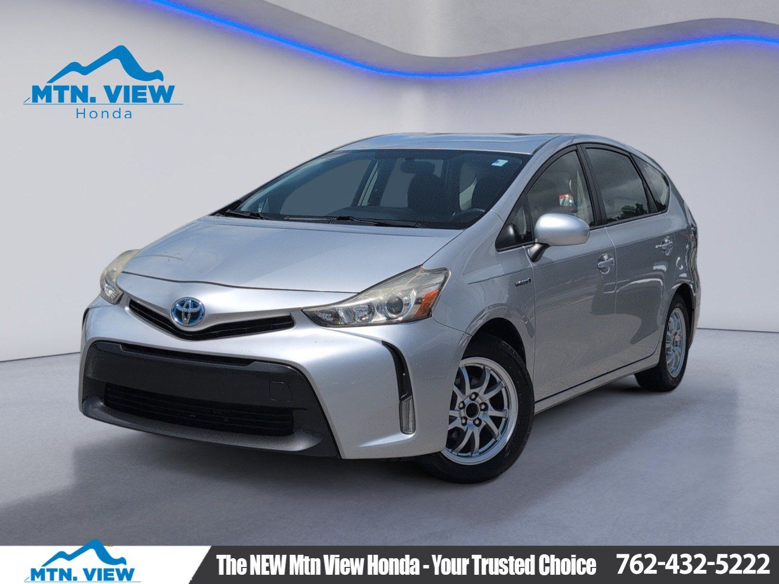 Classic Silver Metallic 2015 Toyota Prius v Wagon Front-Wheel Drive Continuously Variable Transmission