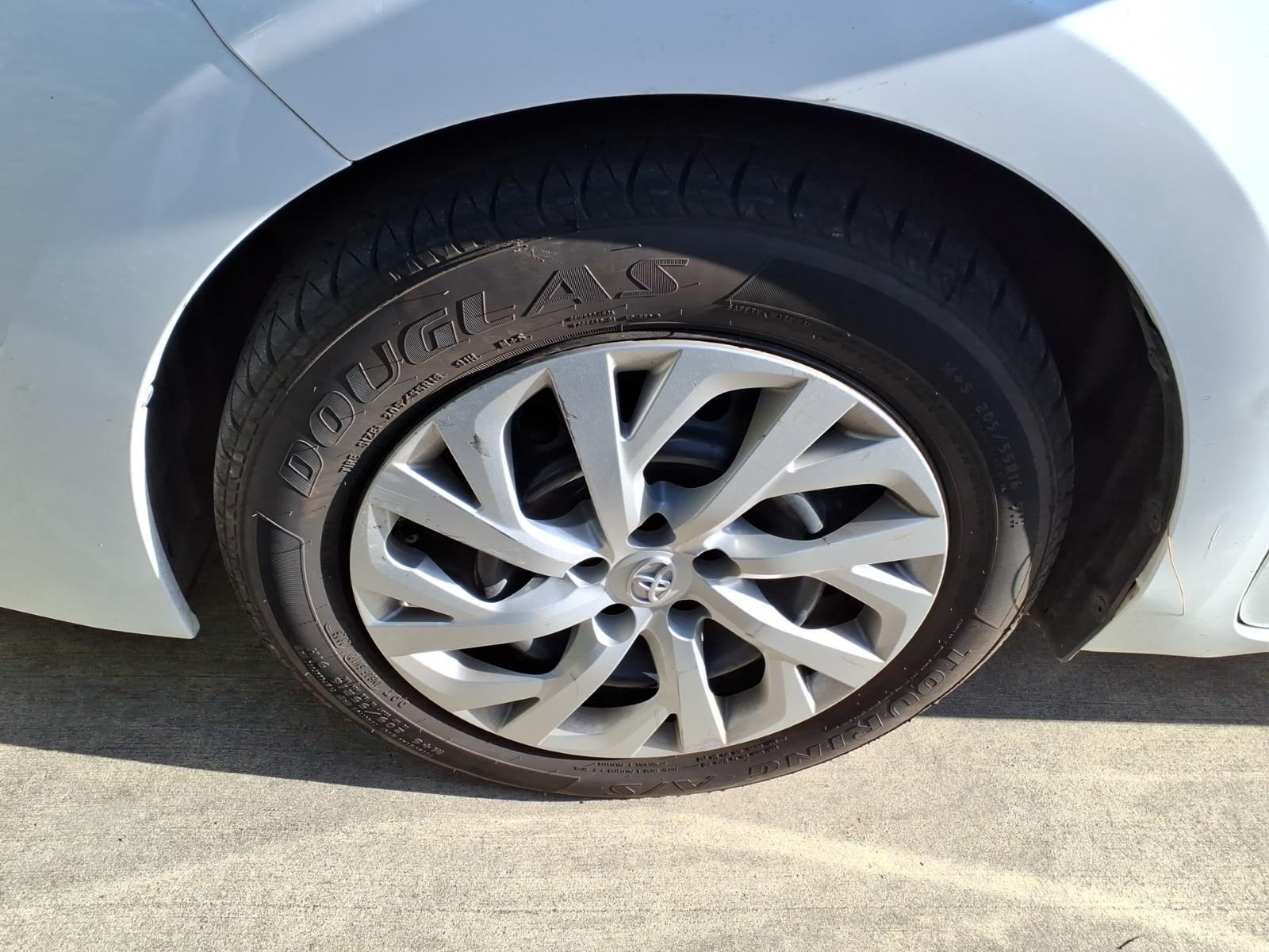 2018 Toyota Corolla LE White at Emmons Autoplex