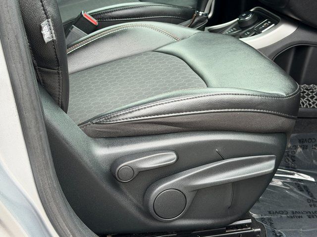 Used 2019 Billet Silver Metallic Jeep Latitude image 34