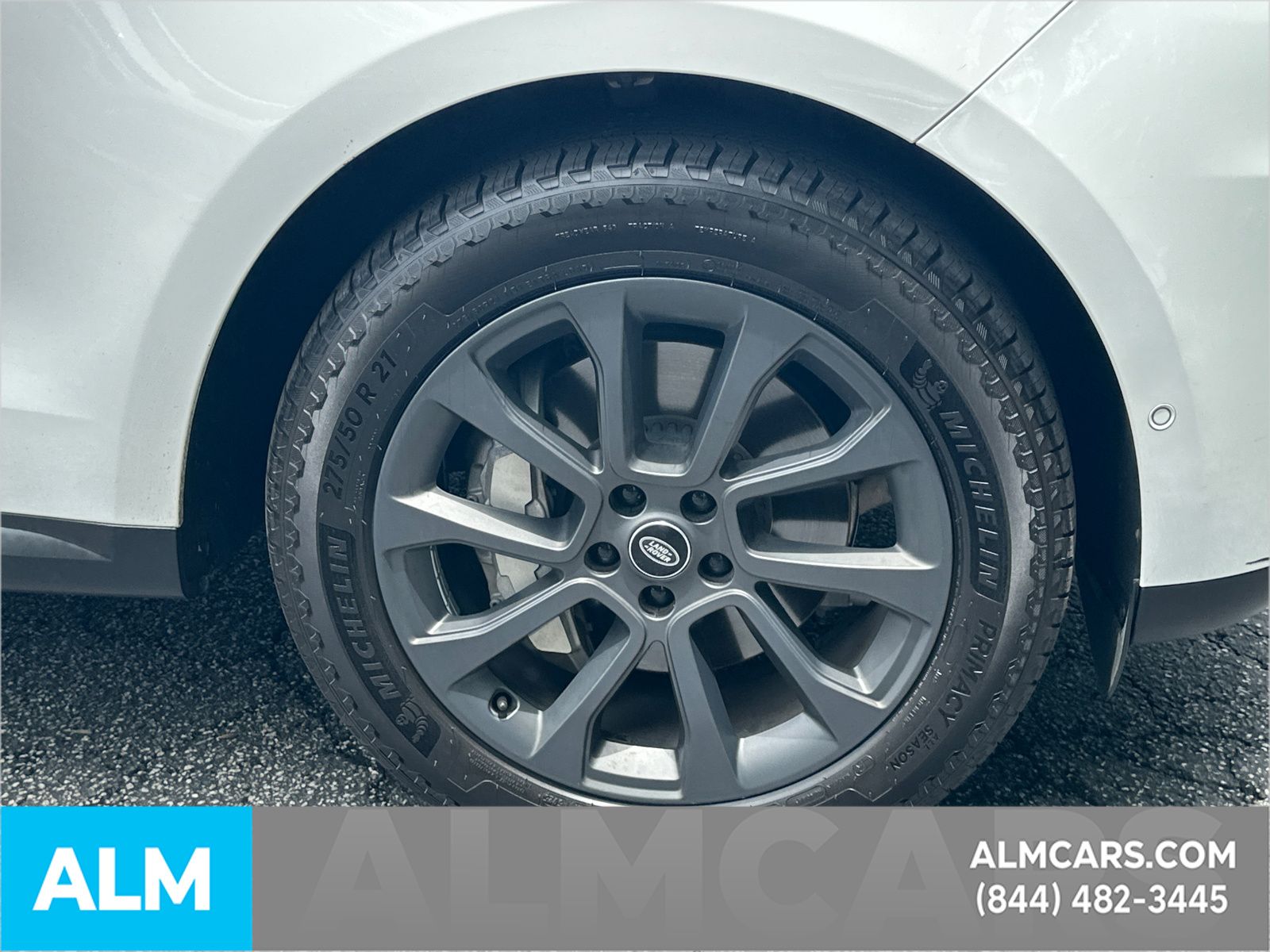 Used 2023 White Land Rover SE image 14