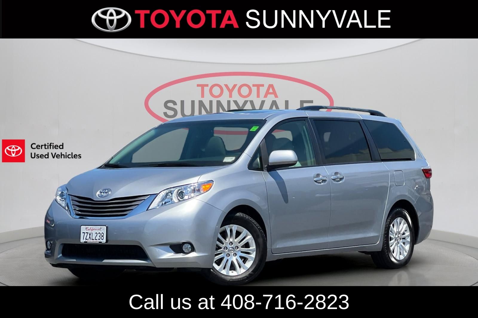 2017 Toyota Sienna XLE V6 7-Passenger Access Seat's photo
