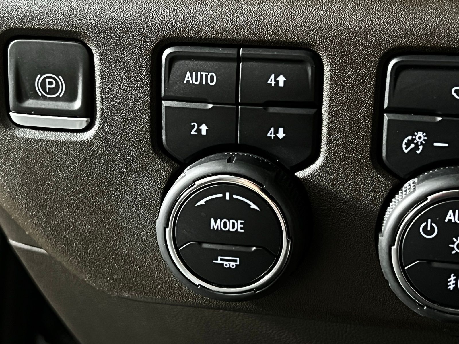 Thumbnail: 2023 Chevrolet Silverado 1500 - 24